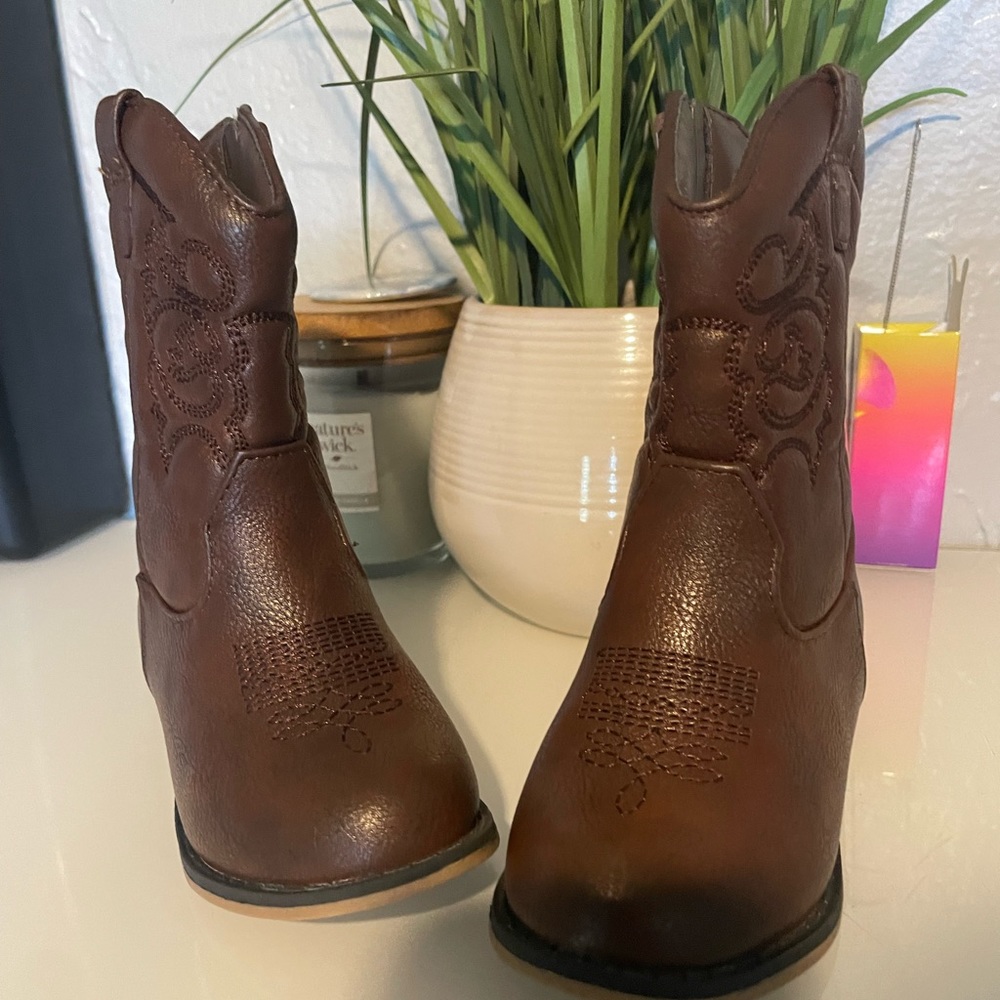 Cow Girl Boots  (brown)
